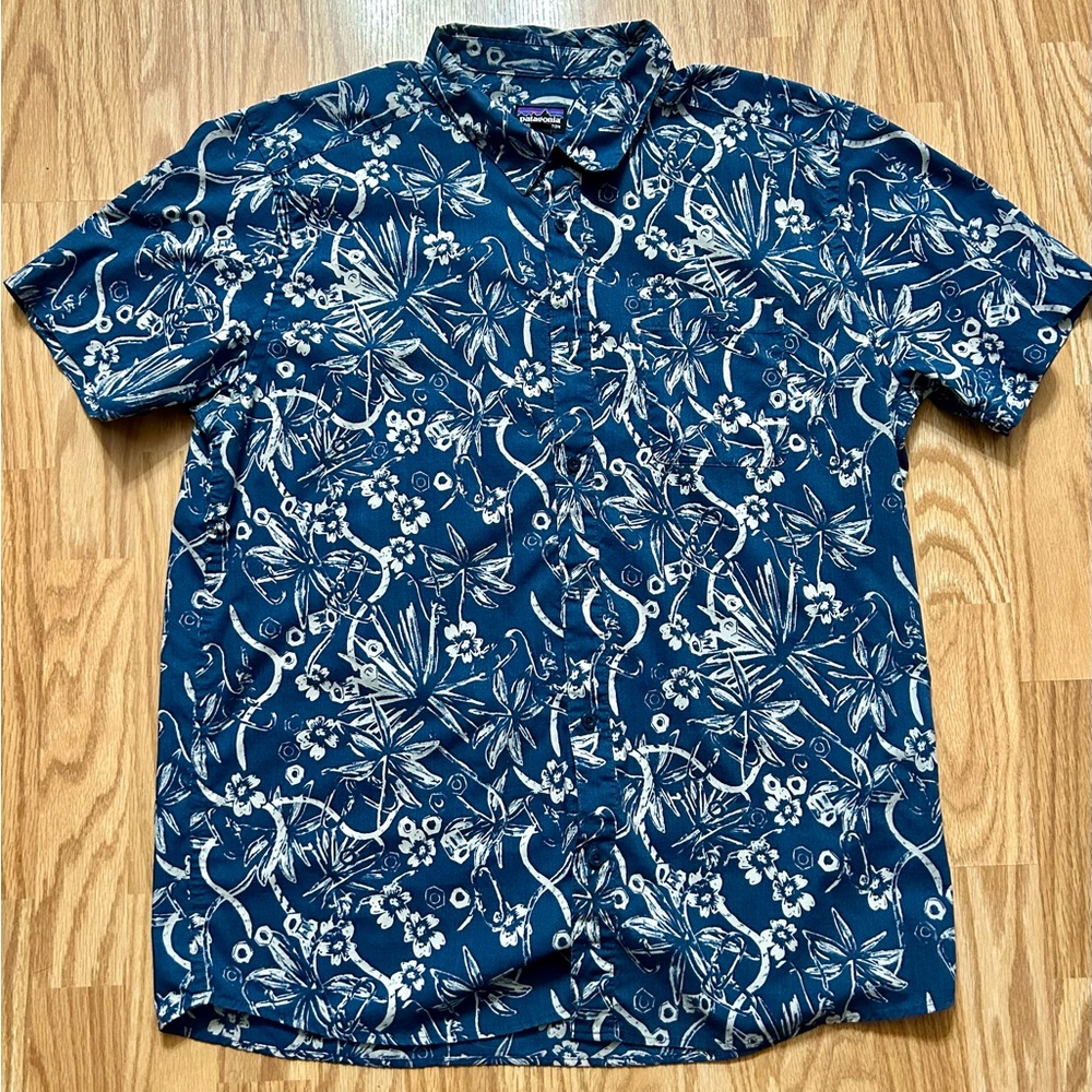 Patagonia Men's Blue Floral Shirt